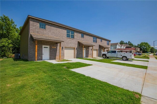 Building Photo - ***1903-B Azlin Place***