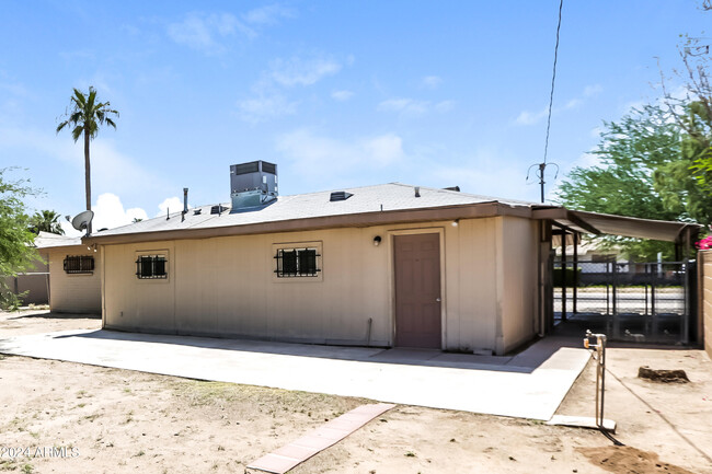 Building Photo - 7125 S 8th St