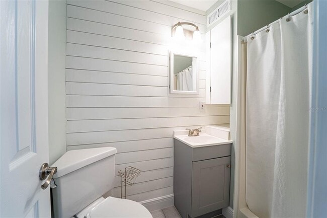 Building Photo - 4825 Floramar Terrace