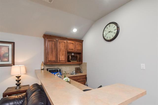 Building Photo - 9750 Candlewood Dr