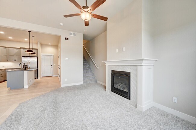 Building Photo - $2,350.00 - 2 Beds, 2.5 Baths, Townhouse i...