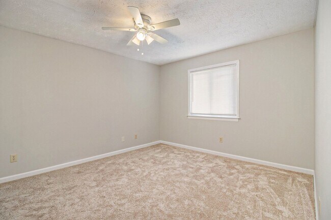Building Photo - Fully Renovated 3BR/2BA Condo in Decatur!