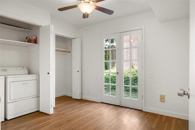 Building Photo - 620 S 1st St