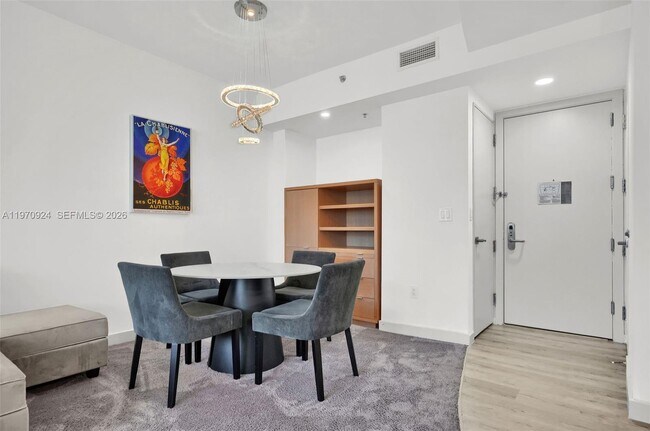 Building Photo - 1395 Brickell Ave