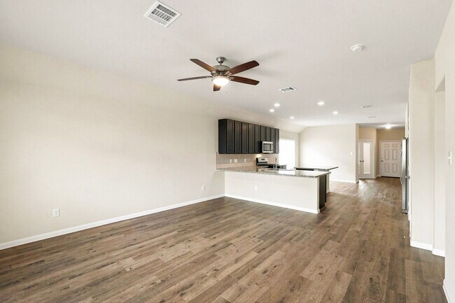 Building Photo - 5323 Brooklyn Rose Dr