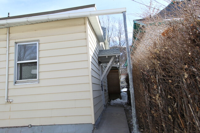 Building Photo - 1001 Cooper Ave