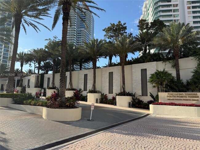 Building Photo - 400 South Pointe Dr