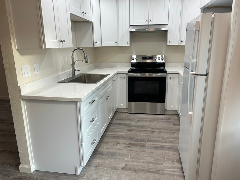 Building Photo - 833 Taylor St