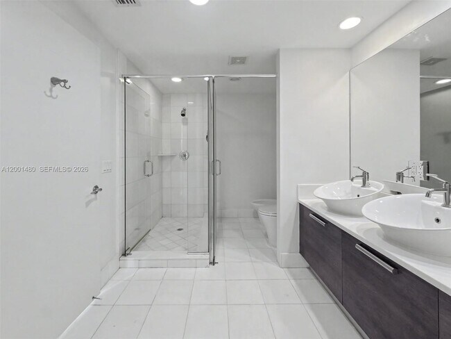 Building Photo - 2950 NE 188th St