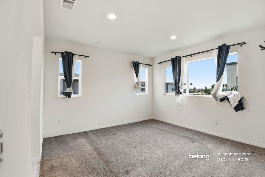 Building Photo - 14043 Royalton Ln