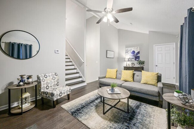 Building Photo - 10 Jill Ln