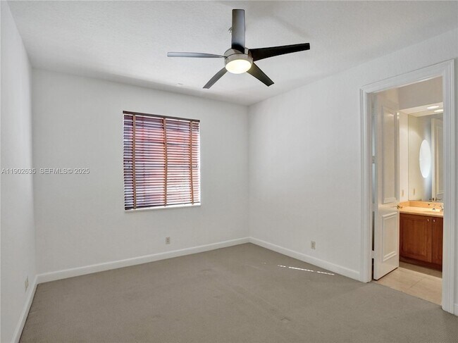 Building Photo - 16291 Bristol Pointe Dr