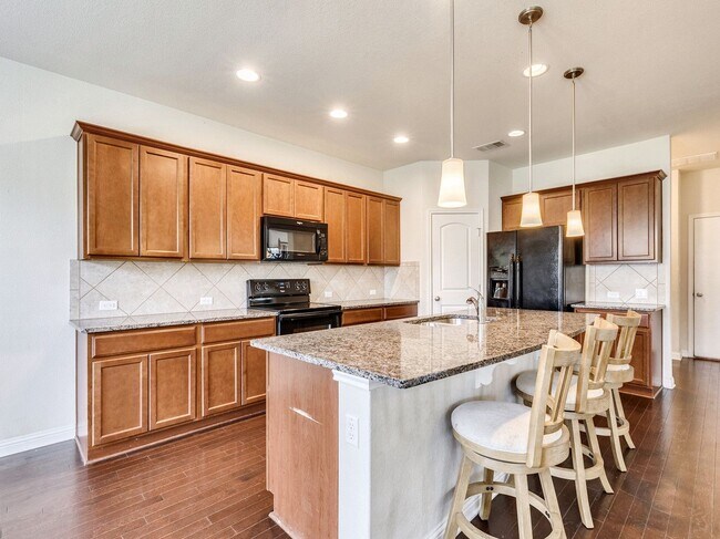 Building Photo - Beautiful 3/BR 2.5/BA Rental with Spacious...