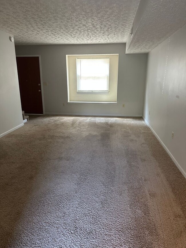 Building Photo - 2 Bedrooms 1.5 baths Townhouse, Kingsport TN