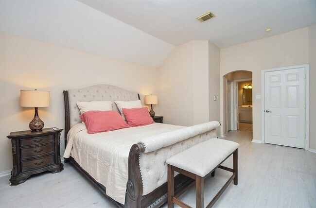 Building Photo - 7835 Stone Oak Ct
