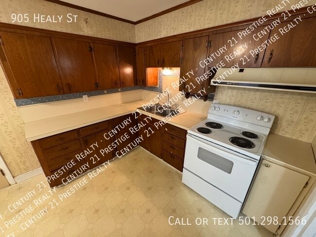 Building Photo - 905 Healy St