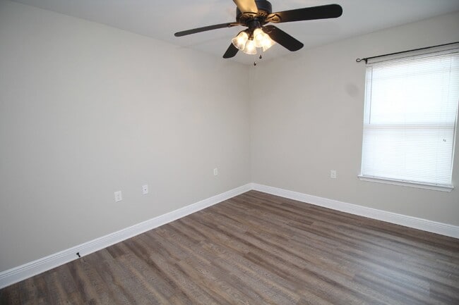 Building Photo - Beautiful 3BR/2BA Brick Home with Granite Kitchen, Covered Patio, Fire Pit & 2-Car Garage Near I-10