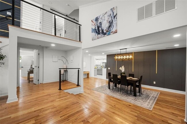 Building Photo - 2155 Venetian Dr SW