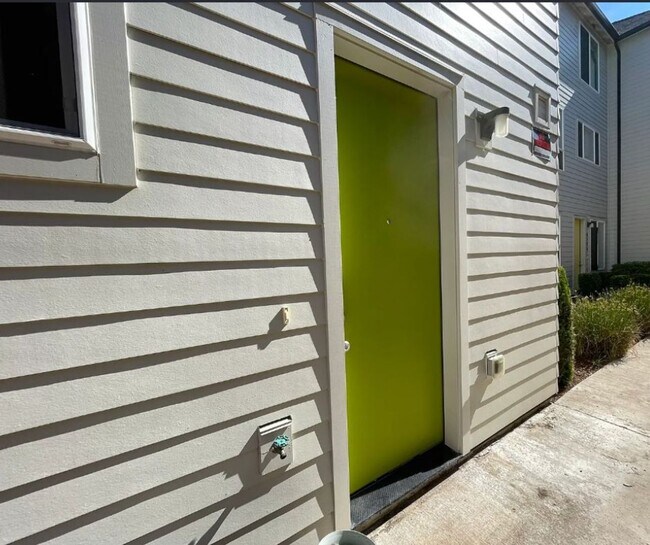 Building Photo - 4388B N Gantenbein Ave