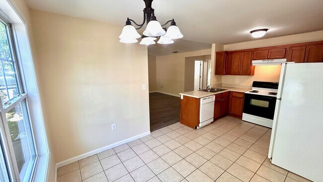 Building Photo - Brookstone Dr #20 &amp; 22
