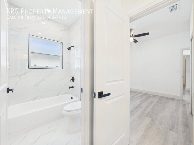 Building Photo - 16985 SW 40th Cir