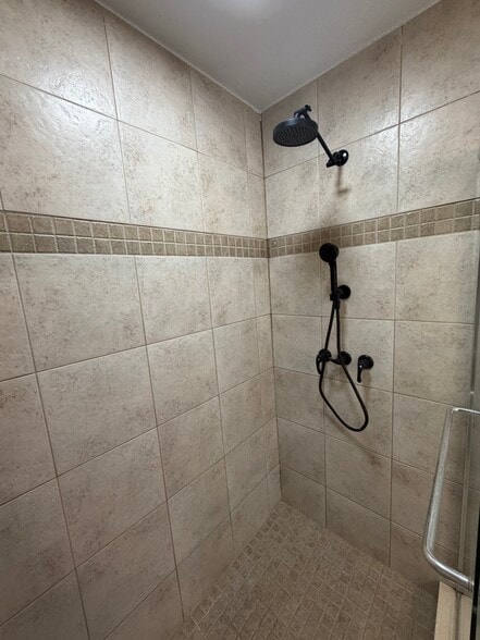 Building Photo - 2306 Musselwhite Ave