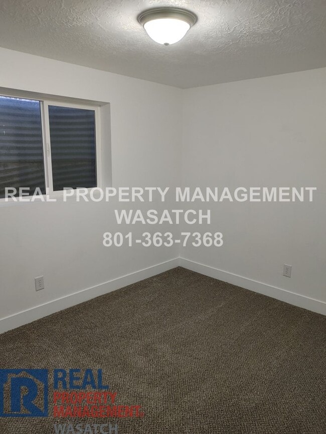 Building Photo - Take a Look at This 4 Bedroom 2 Bathroom Home in West Jordan UT!!