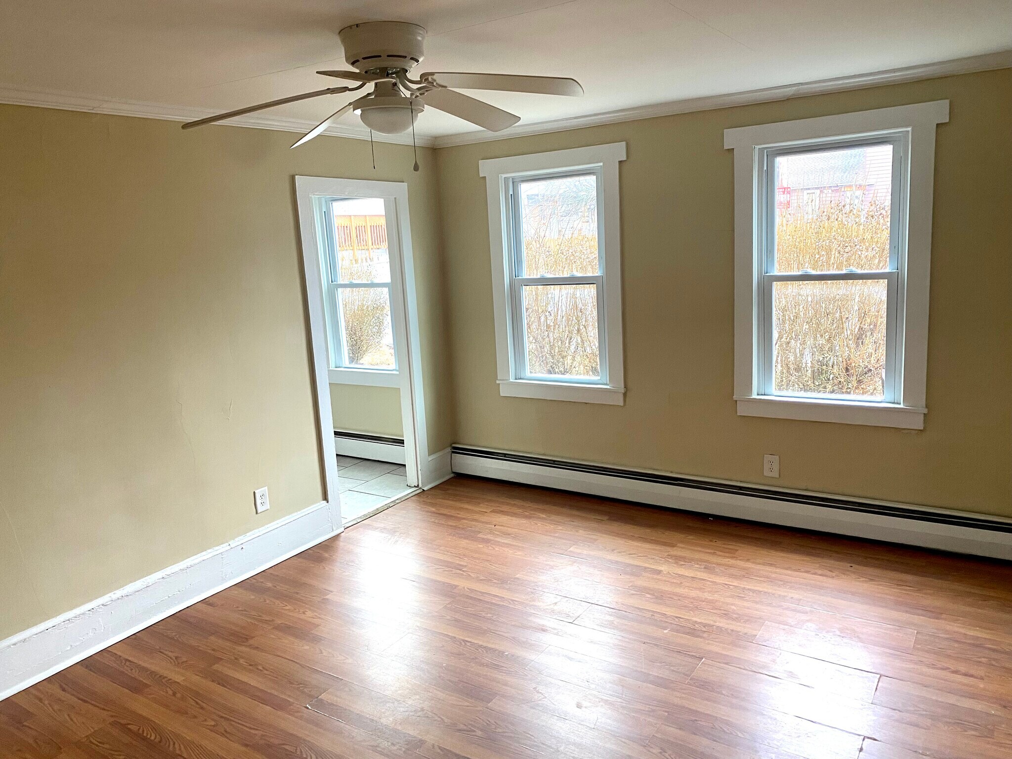 Building Photo - 19 Center St