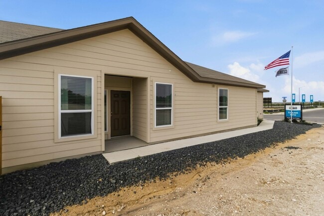 Building Photo - 5203 Green Clb