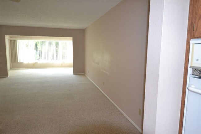 Building Photo - 2471 Sumatran Way