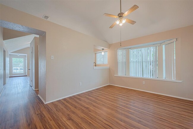 Building Photo - 15827 Beechnut St