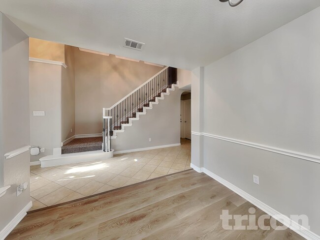 Building Photo - 2712 Columbus