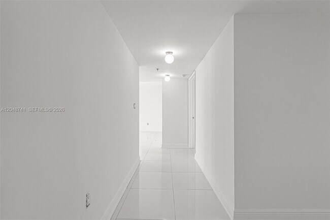 Building Photo - 6362 Collins Ave