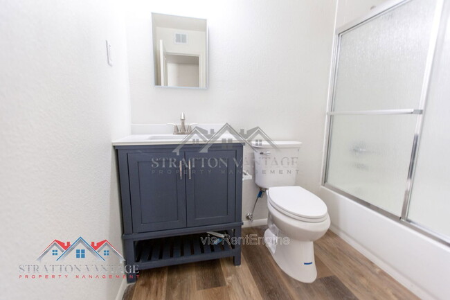 Building Photo - 8119 E Amelia Ave