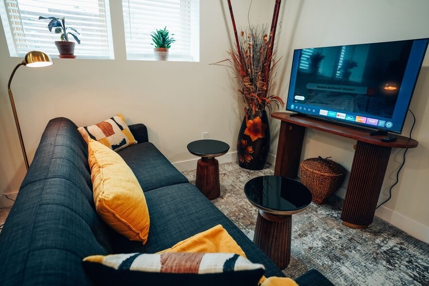 Building Photo - 110 Hotel St