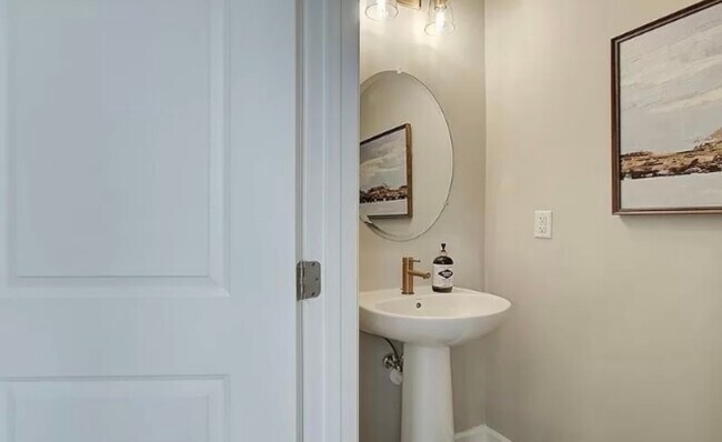 Half Bath - 1916 Allagash Ln