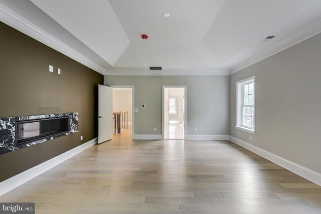 Building Photo - 3104 Sleepy Hollow Rd