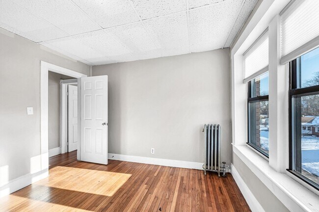 Building Photo - 92 Woodside Terrace