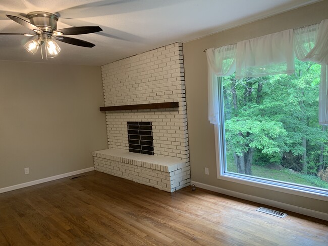 Living Room - 5136 Old Lemay Ferry Rd