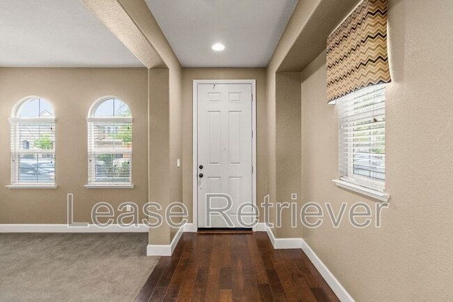 Building Photo - 479 W Esplanade Dr