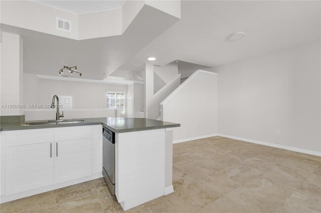 Building Photo - 2945 NE 185th St