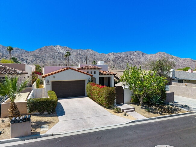 Building Photo - 53385 Avenida Mendoza