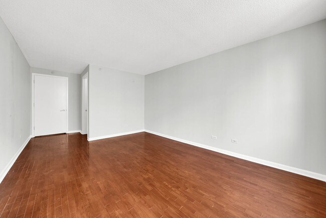 Building Photo - 545 N Dearborn St