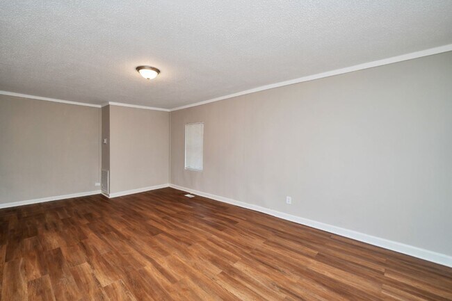 Building Photo - Bessemer Gem! Modern Renovation, Huge Living Room, Great Location