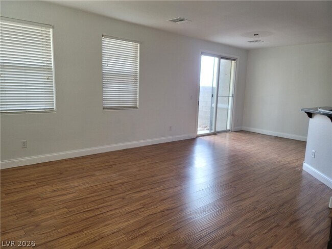 Building Photo - 6140 Pine Villa Ave