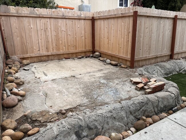 Building Photo - Remodeled 2 Bed/1 Bath unit in North Park w/ Private Yard!