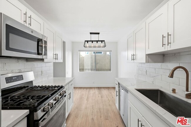 Building Photo - 612 Huntley Dr