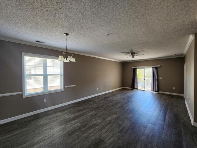 Building Photo - 302 Kiskadee Loop