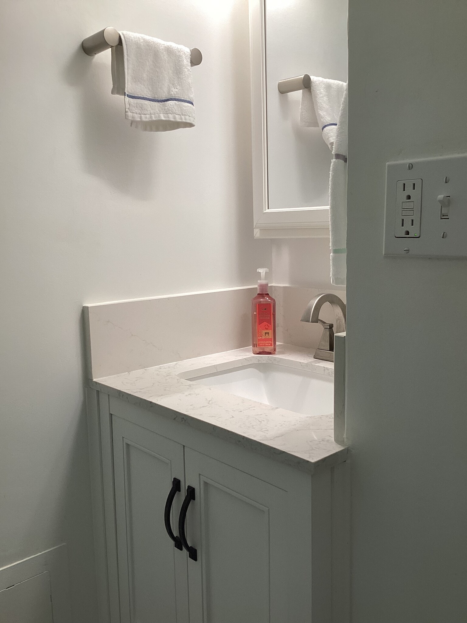 Building Photo - 666 Prospect St