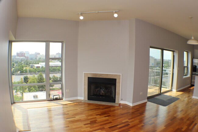Building Photo - 100 N Hermitage Ave